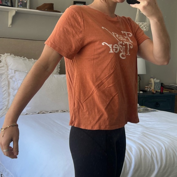 ✨ Easy Tiger Orange Graphic Tee - Picture 3 of 3